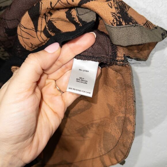 John Mark Cream & Black Color Block Abstract Button‎ Blouse Size Medium - Picture 6 of 6